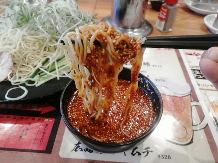 広島の辛いつけ麺ばくだん屋